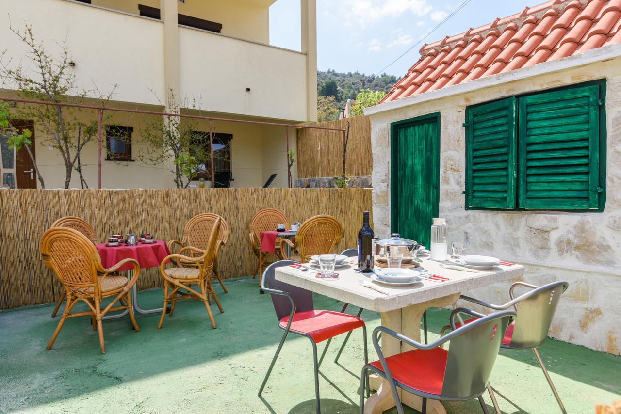 Apartmani Marko I Ana Маріна Екстер'єр фото