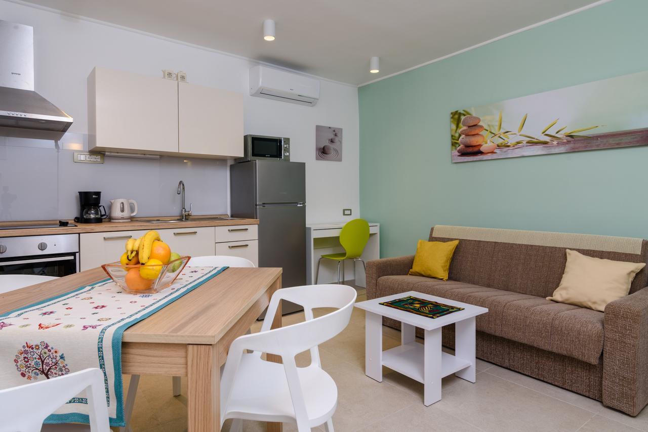 Apartmani Marko I Ana Маріна Екстер'єр фото