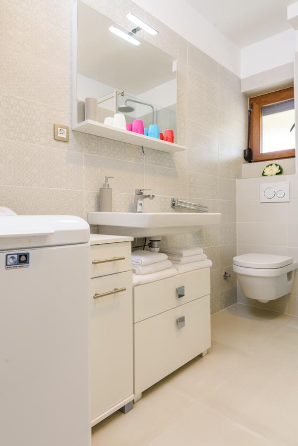 Apartmani Marko I Ana Маріна Екстер'єр фото