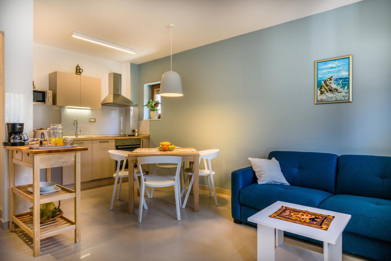 Apartmani Marko I Ana Маріна Екстер'єр фото