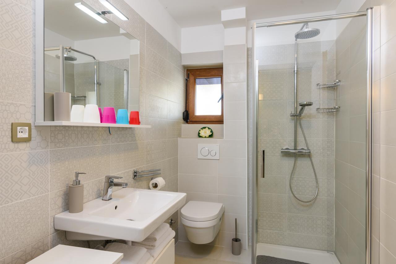 Apartmani Marko I Ana Маріна Екстер'єр фото