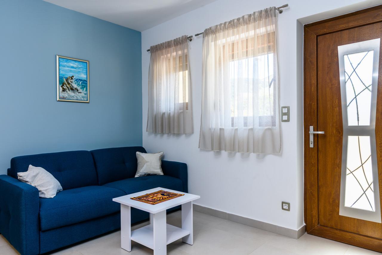 Apartmani Marko I Ana Маріна Екстер'єр фото