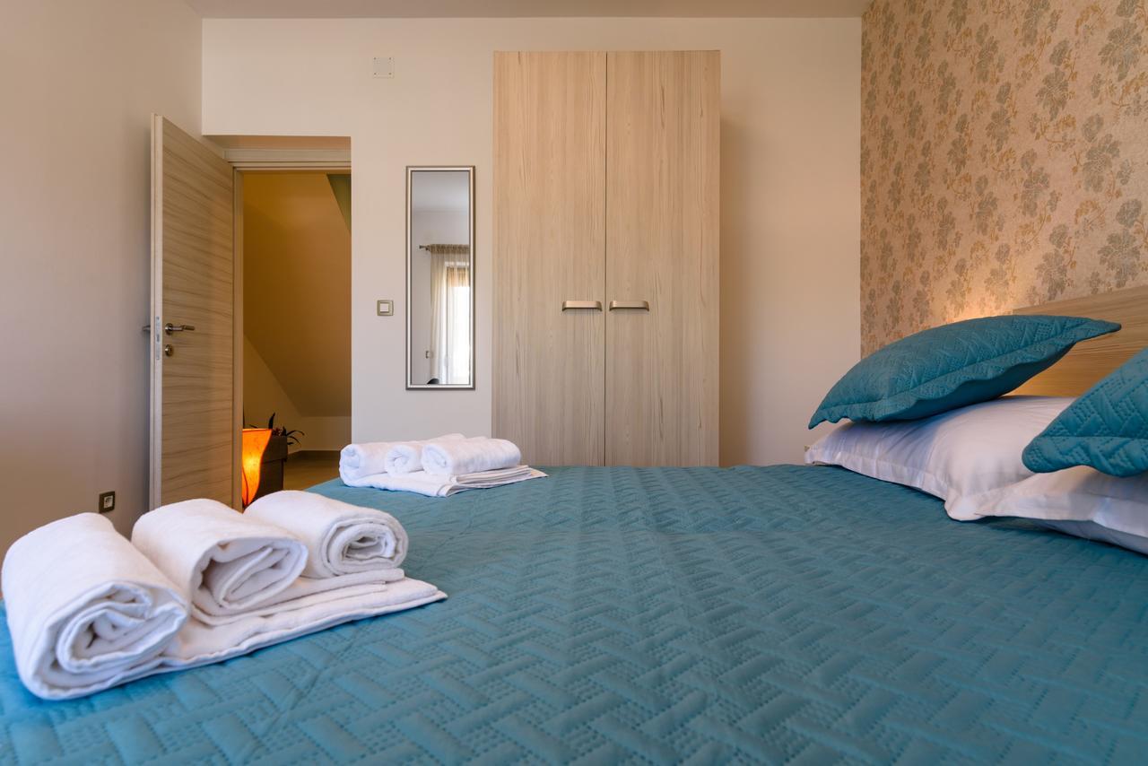 Apartmani Marko I Ana Маріна Екстер'єр фото