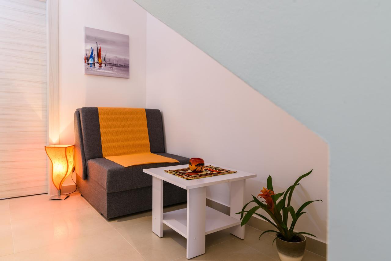 Apartmani Marko I Ana Маріна Екстер'єр фото