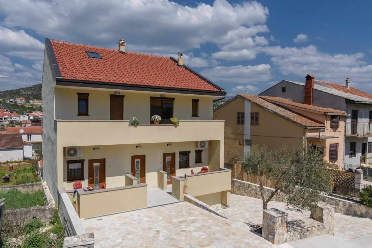Apartmani Marko I Ana Маріна Екстер'єр фото