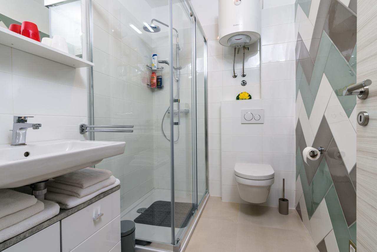 Apartmani Marko I Ana Маріна Екстер'єр фото