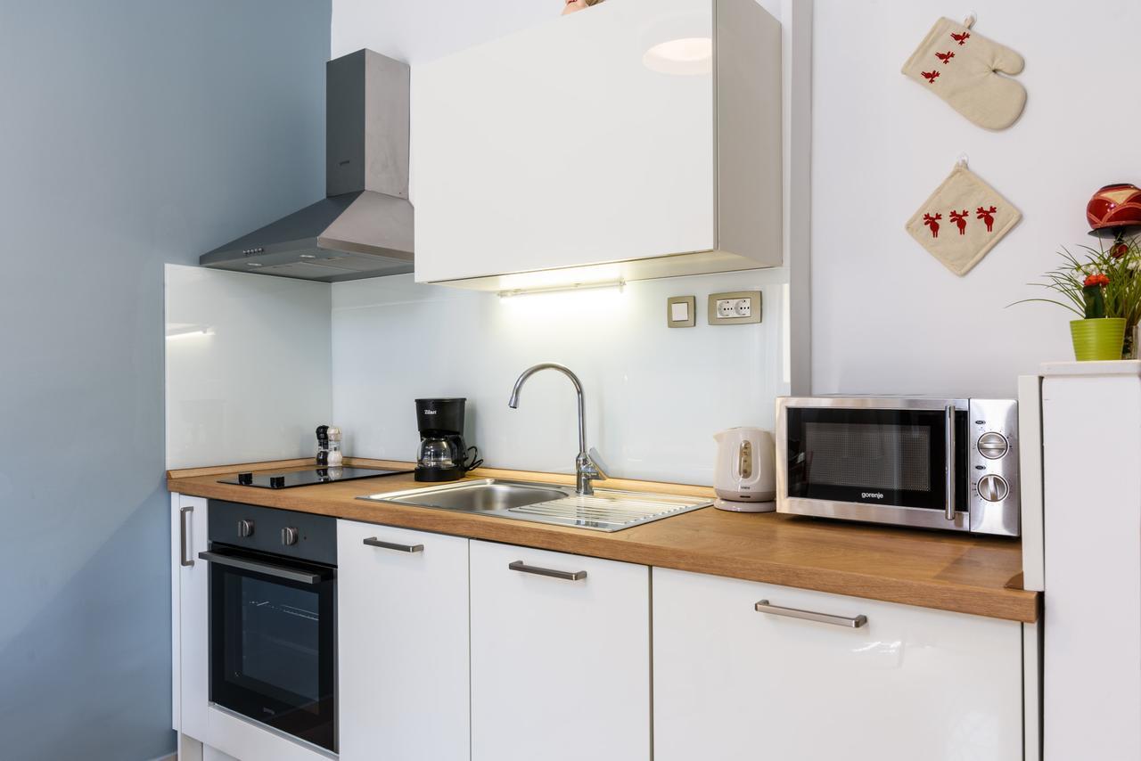 Apartmani Marko I Ana Маріна Екстер'єр фото