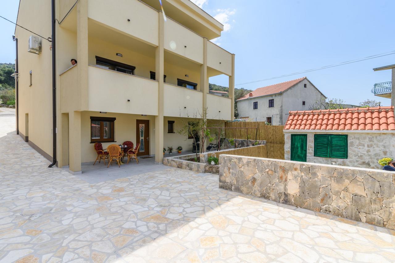Apartmani Marko I Ana Маріна Екстер'єр фото